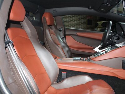 LAMBORGHINI AVENTADOR - 8