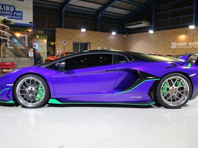 LAMBORGHINI AVENTADOR - 10