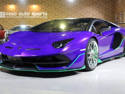 LAMBORGHINI AVENTADOR