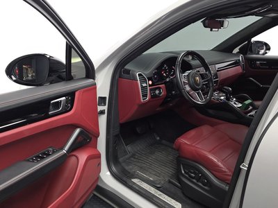 PORSCHE CAYENNE - 10