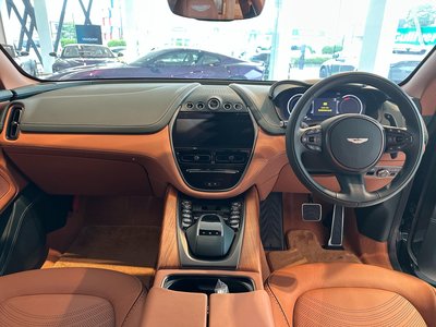 صورة 16 لـ 2024 Aston Martin DBX