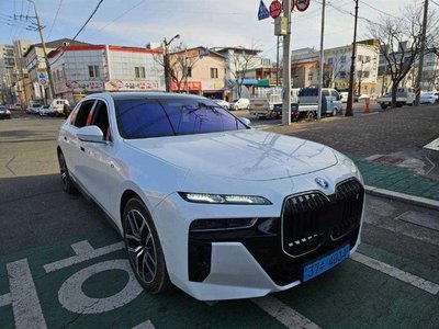 BMW I7 - 4