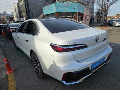 BMW I7 - 6