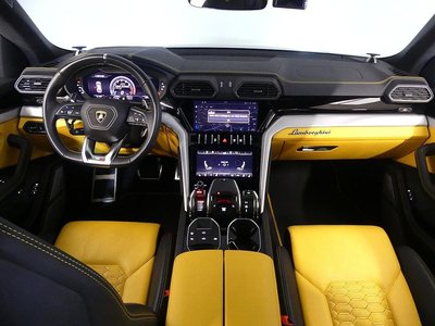 LAMBORGHINI URUS - 6