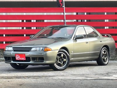 NISSAN SKYLINE GT-R SEDAN - 1