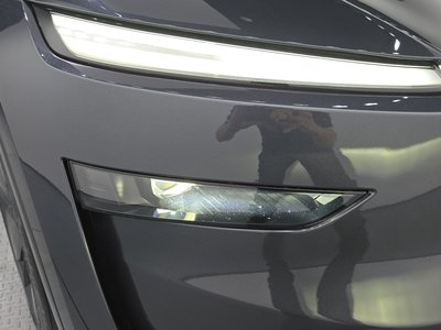 TESLA MODEL Y - 9