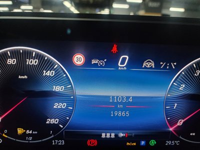 MERCEDES-BENZ GLE - 10
