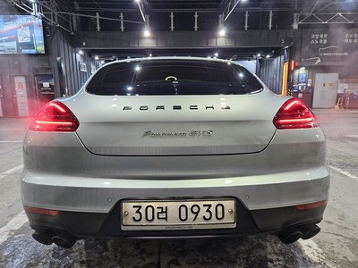 PORSCHE PANAMERA - 3