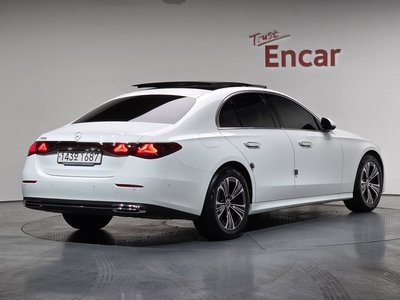 MERCEDES-BENZ E-CLASS - 3