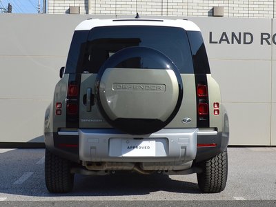 LAND ROVER DEFENDER - 7