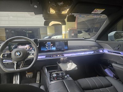BMW 7 SERIES - 2