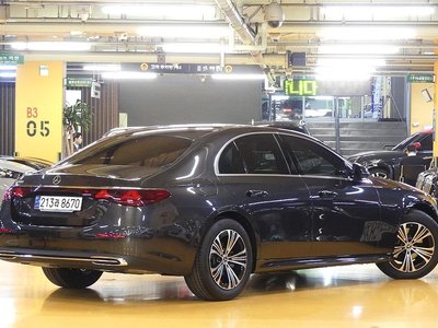 MERCEDES-BENZ E-CLASS - 4