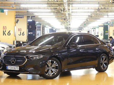 MERCEDES-BENZ E-CLASS - 1