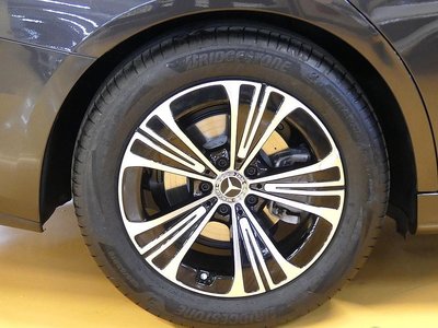 MERCEDES-BENZ E-CLASS - 6