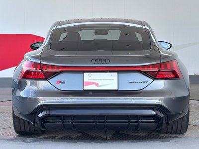 AUDI RS E-TRON GT - 4