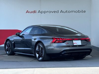 AUDI RS E-TRON GT - 8