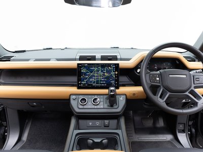 2024 LAND Rover DEFENDER — фото 2