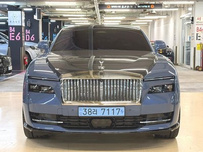 ROLLS-ROYCE SPECTRE - 2