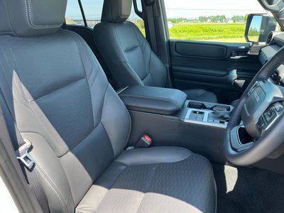 2024 Toyota LAND CRUISER 250 — фото 10