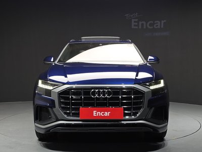 AUDI Q8 - 2