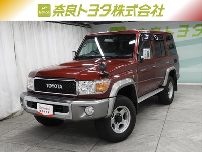 TOYOTA LAND CRUISER 70 - 1