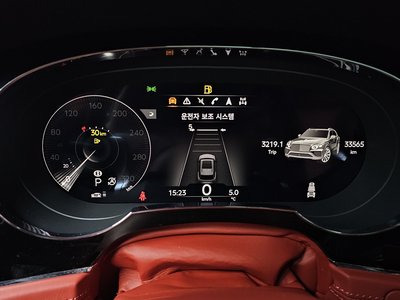 BENTLEY BENTAYGA - 8