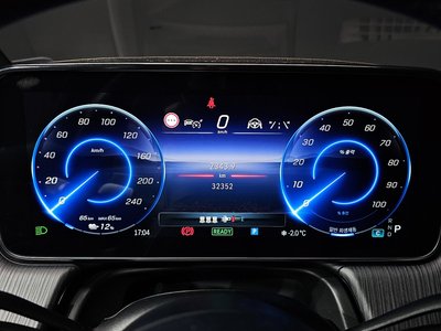 MERCEDES-BENZ EQS - 8