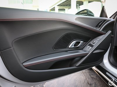 صورة مصغرة 73 لـ 2019 AUDI R8