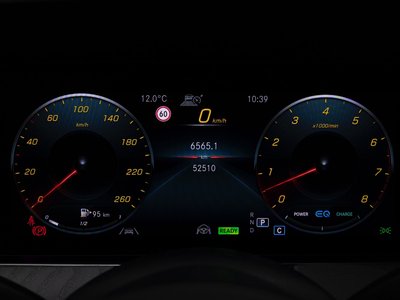 MERCEDES-BENZ E-CLASS - 8