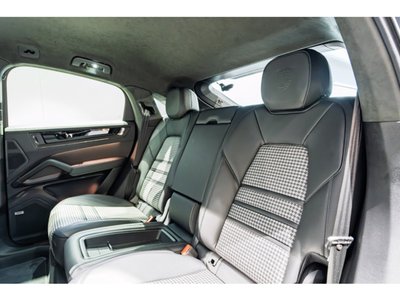 2026 Porsche CAYENNE thumbnail 17