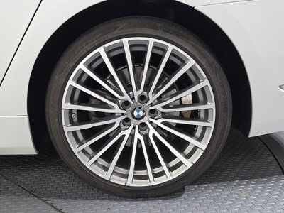 BMW 7 SERIES - 8