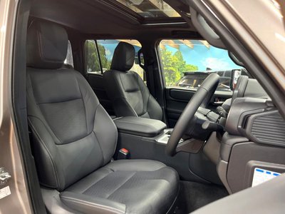 TOYOTA LAND CRUISER 250 - 8