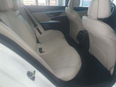 MERCEDES-BENZ E-CLASS - 10