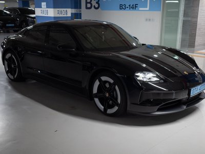 2026 Porsche TAYCAN thumbnail 13