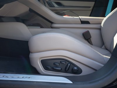 2026 Porsche TAYCAN photo 4