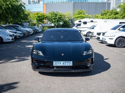 2026 Porsche TAYCAN photo 2