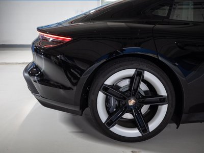 2026 Porsche TAYCAN photo 5
