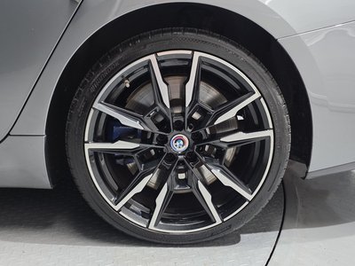 BMW 8 SERIES - 8