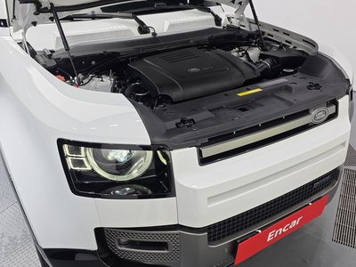 صورة 7 لـ 2023 LAND Rover DEFENDER