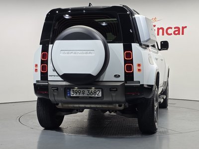 صورة 4 لـ 2023 LAND Rover DEFENDER