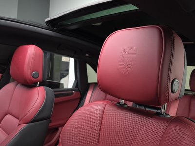 2022 Porsche MACAN thumbnail 24