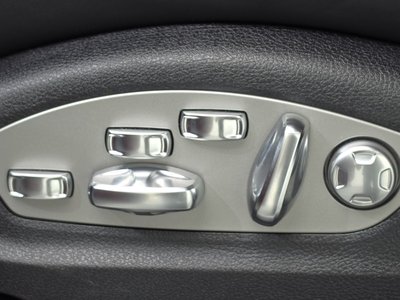 2022 Porsche MACAN thumbnail 30