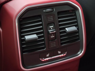 2022 Porsche MACAN thumbnail 29
