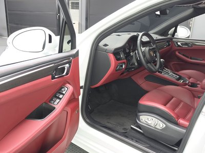 2022 Porsche MACAN thumbnail 13