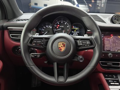 2022 Porsche MACAN thumbnail 19