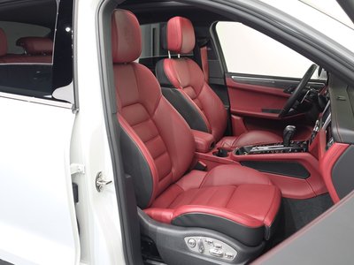 2022 Porsche MACAN thumbnail 16
