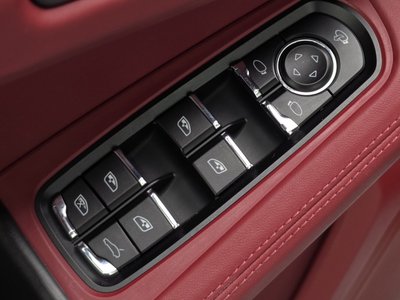 2022 Porsche MACAN thumbnail 27