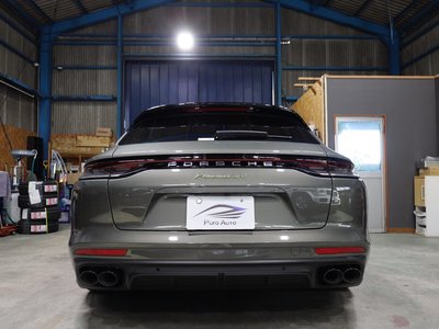 PORSCHE PANAMERA - 8