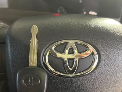 TOYOTA LAND CRUISER 70 - 7