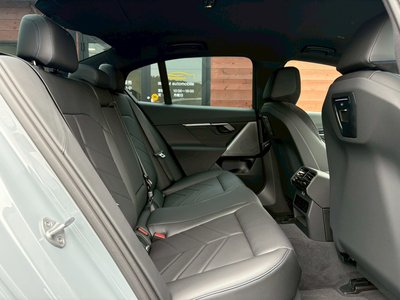 صورة مصغرة 13 لـ 2024 BMW 5 SERIES